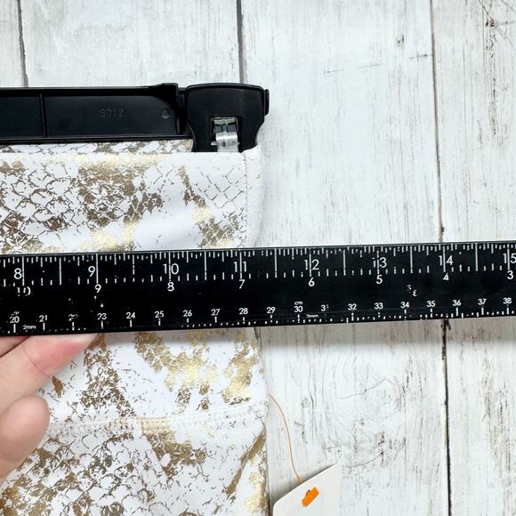 Carbon 38 Pants Women Size XS Gold Metallic Snake Skin Print Athletic Leggings - Picture 3 of 6